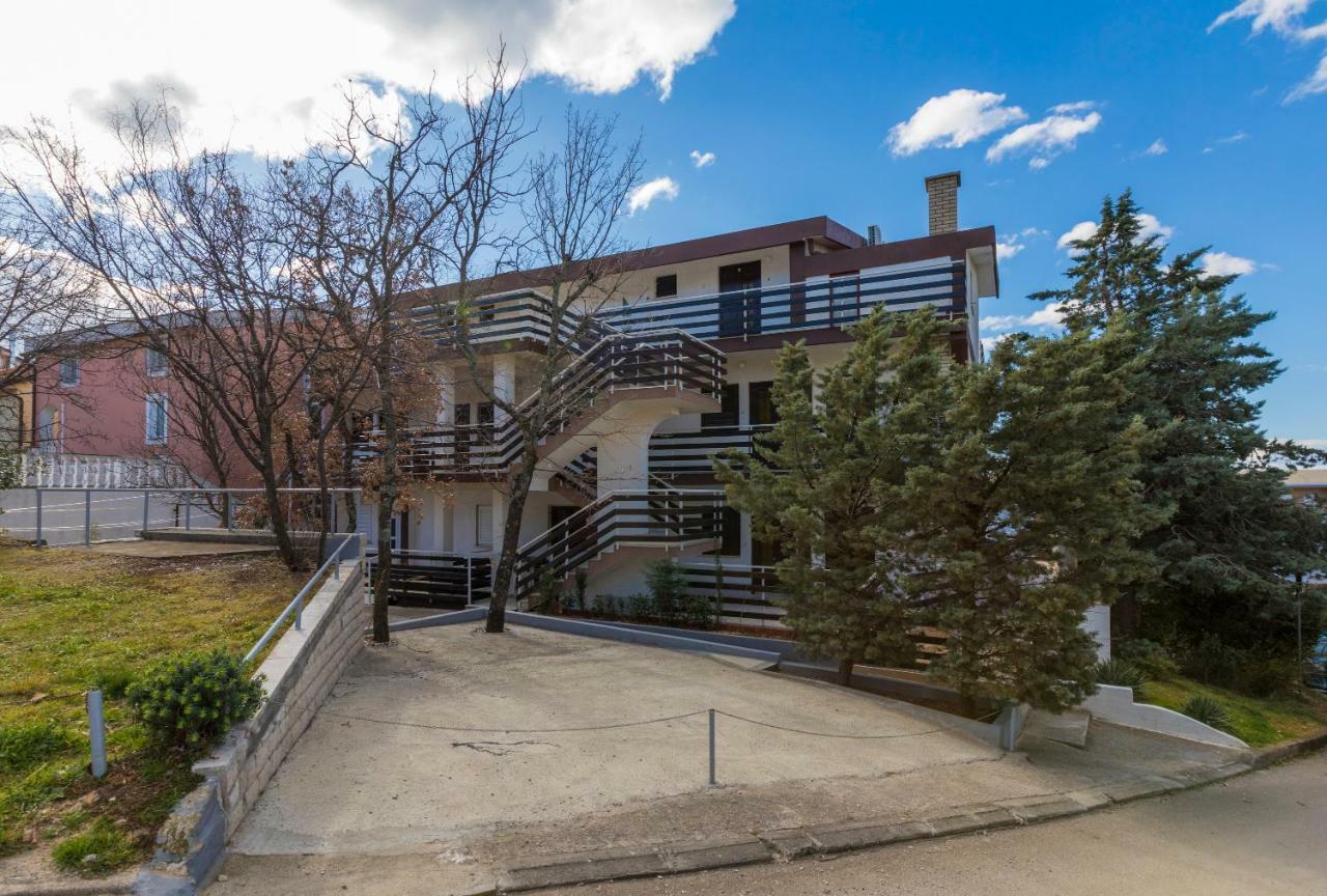 Apartmani Milan Crikvenica Exteriér fotografie